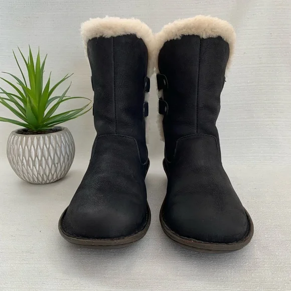 UGG Akadia Black Suede Leather Sherpa Lined Boots Women's 8 - Picture 6 of 15